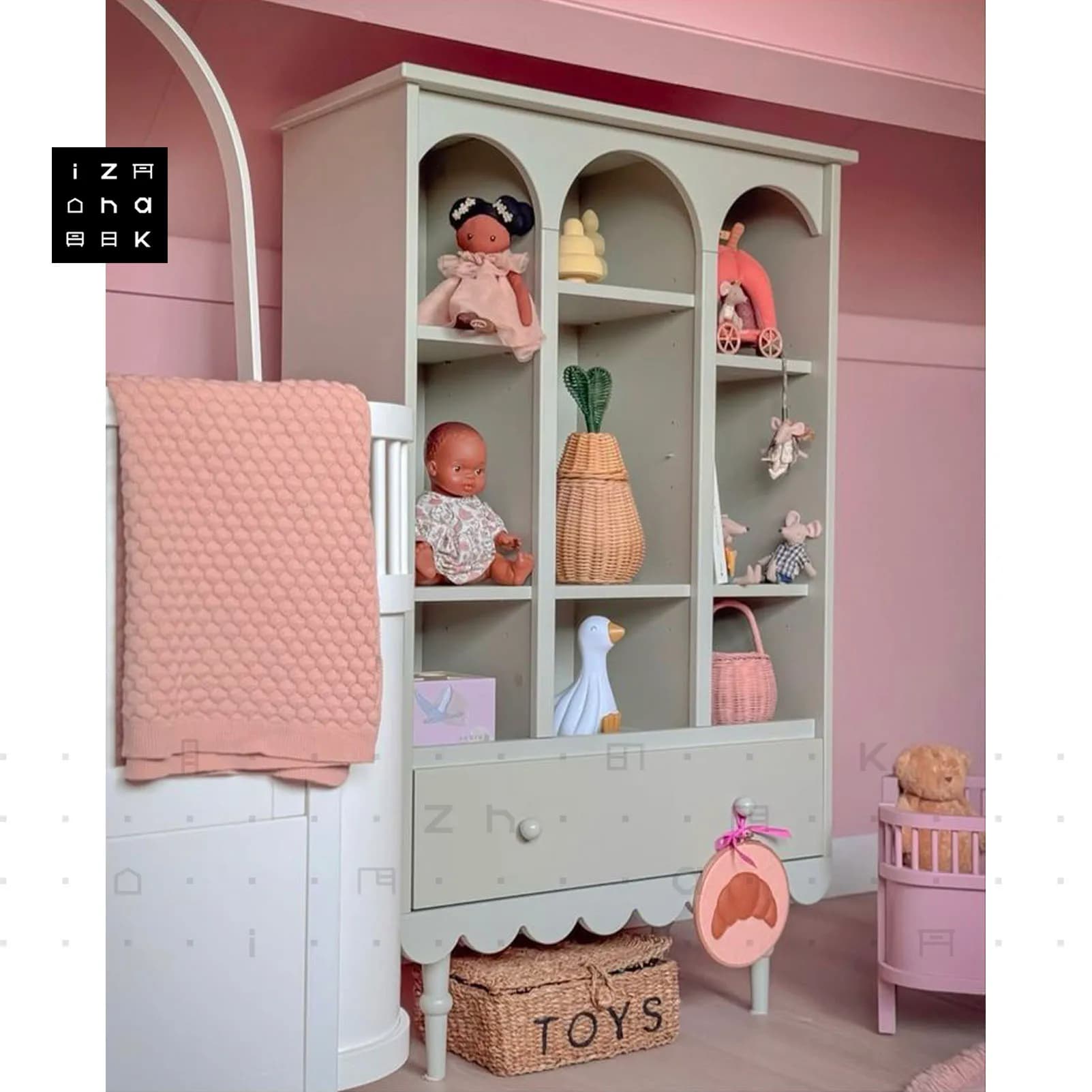 ویترین کتابخانه فانتزی مدل لیام