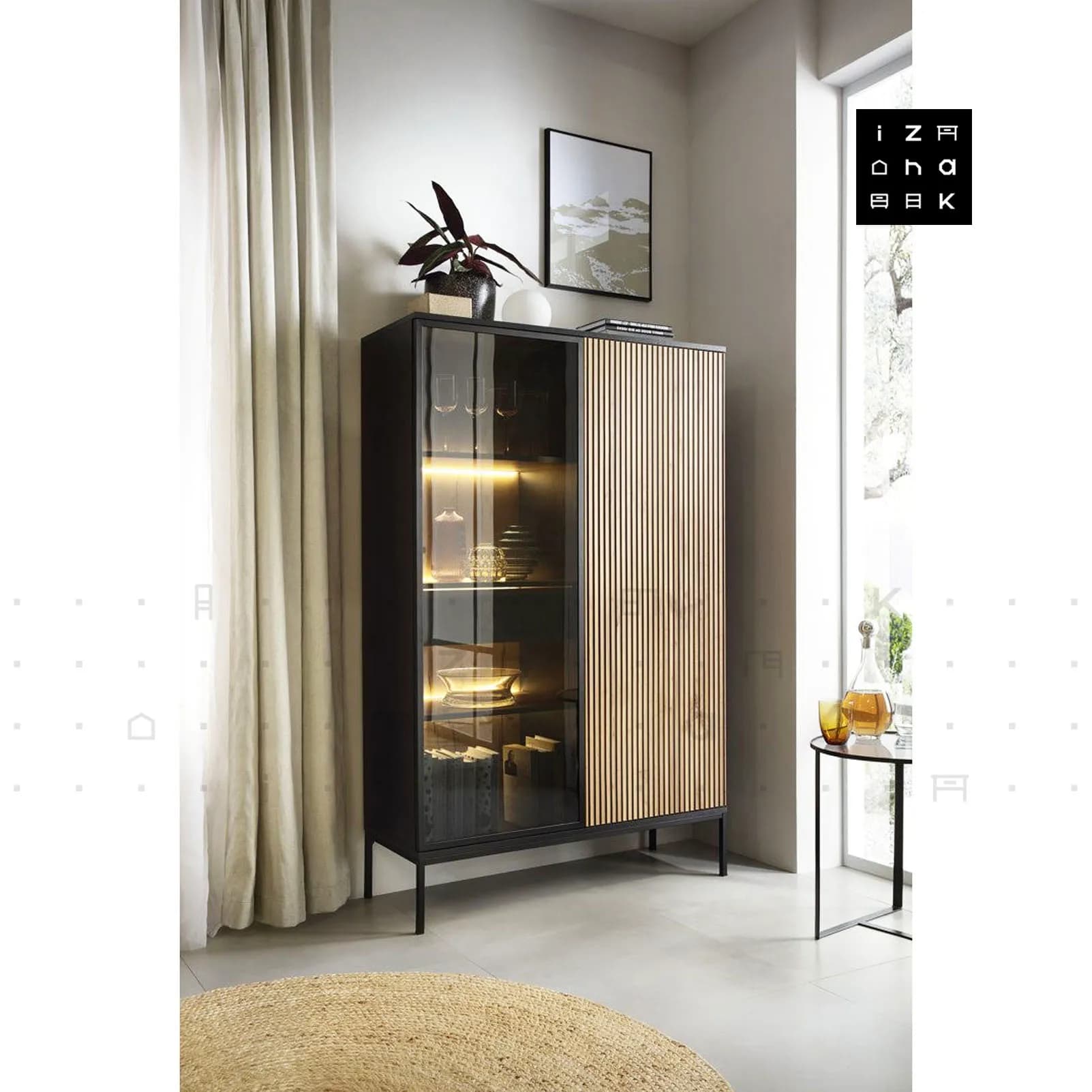 ویترین کنسول مدرن با درب فریملس مدل هاله